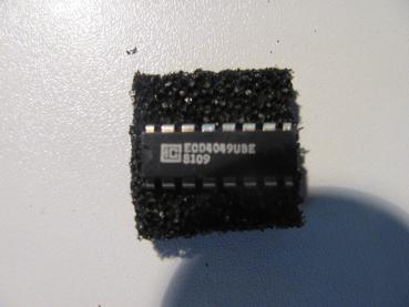 IC ECD 4049 UBE