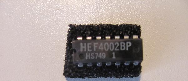IC HEF4002BP
